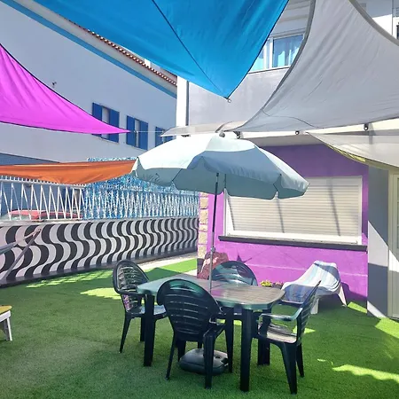 Beach Life Caparica Guest house *